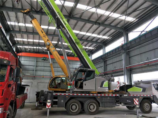 荣昌区高空车出租需要注意哪些安全事项？