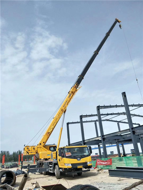 荣昌区超高层建筑钢结构吊装案例
